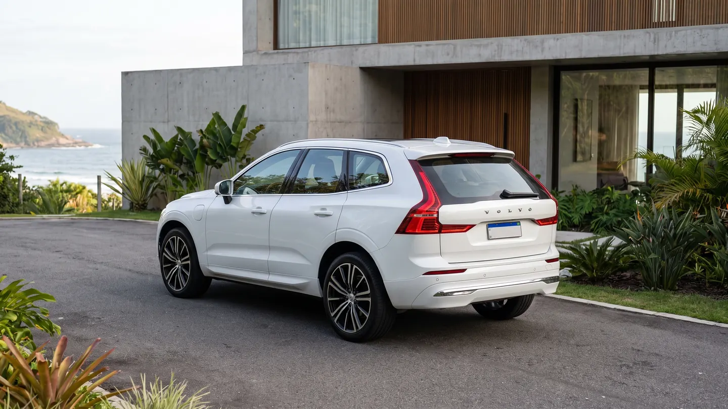 Volvo XC60 — segundo ângulo