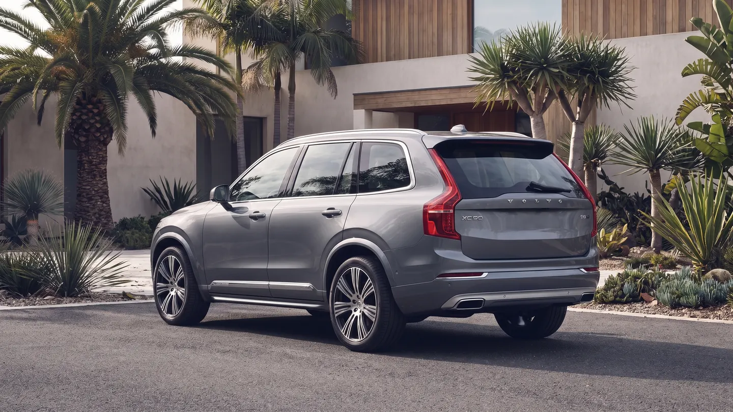 Volvo XC90 — segundo ângulo