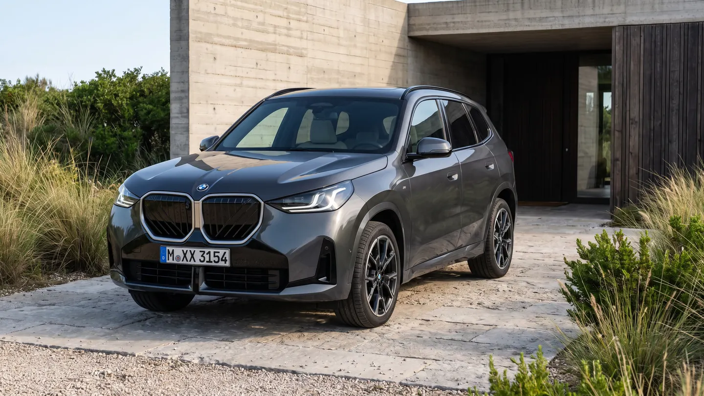 BMW X3 — vista dianteira